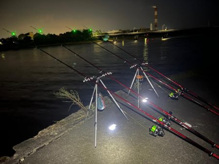 川の夜釣り