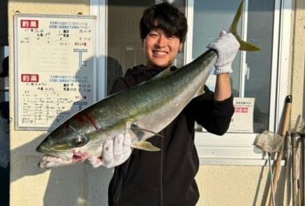 海釣り公園にて大物が