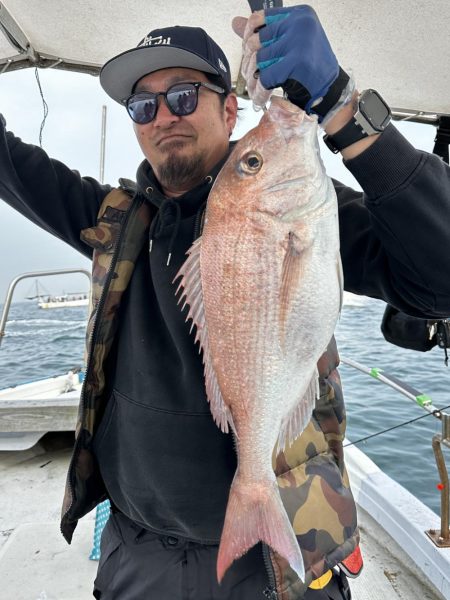 ４月７日（日）（大潮）の釣果（マダイ５１cmなど船中２匹）