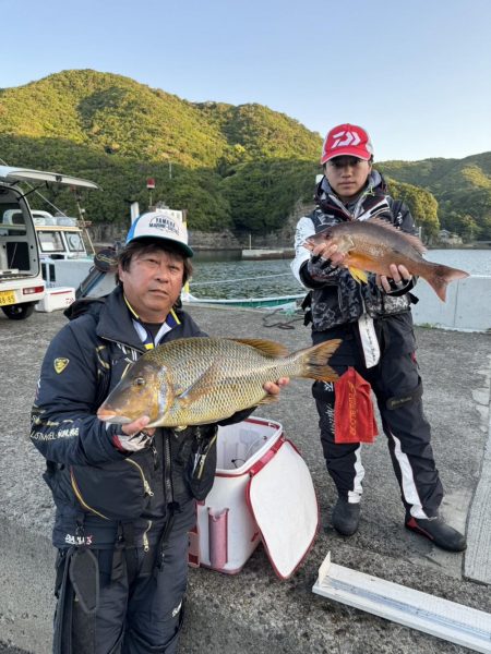 和歌山市江(吉丸渡船)の磯で夜釣り